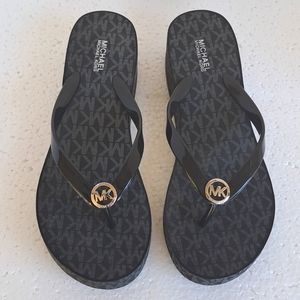 MICHAEL KORS Women's 7.5 Bedford Platform Flip Flops Sandals NEW